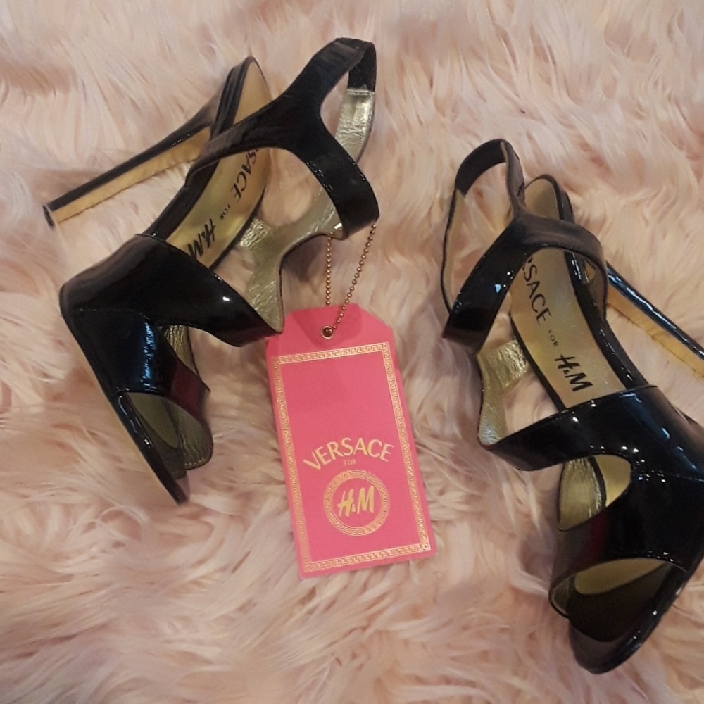 Versace black patent  pumps - Picture 4 of 4